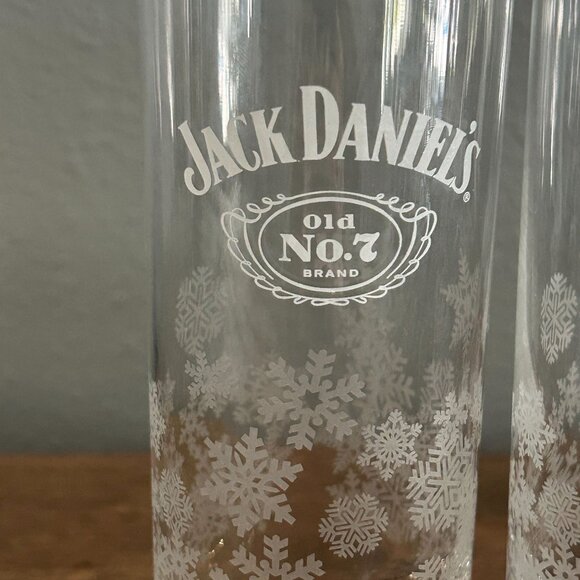 Jack Daniels Old No 7 Brand Highball Glass Etched Snowflakes Winter Set of 2 - Picture 2 of 7